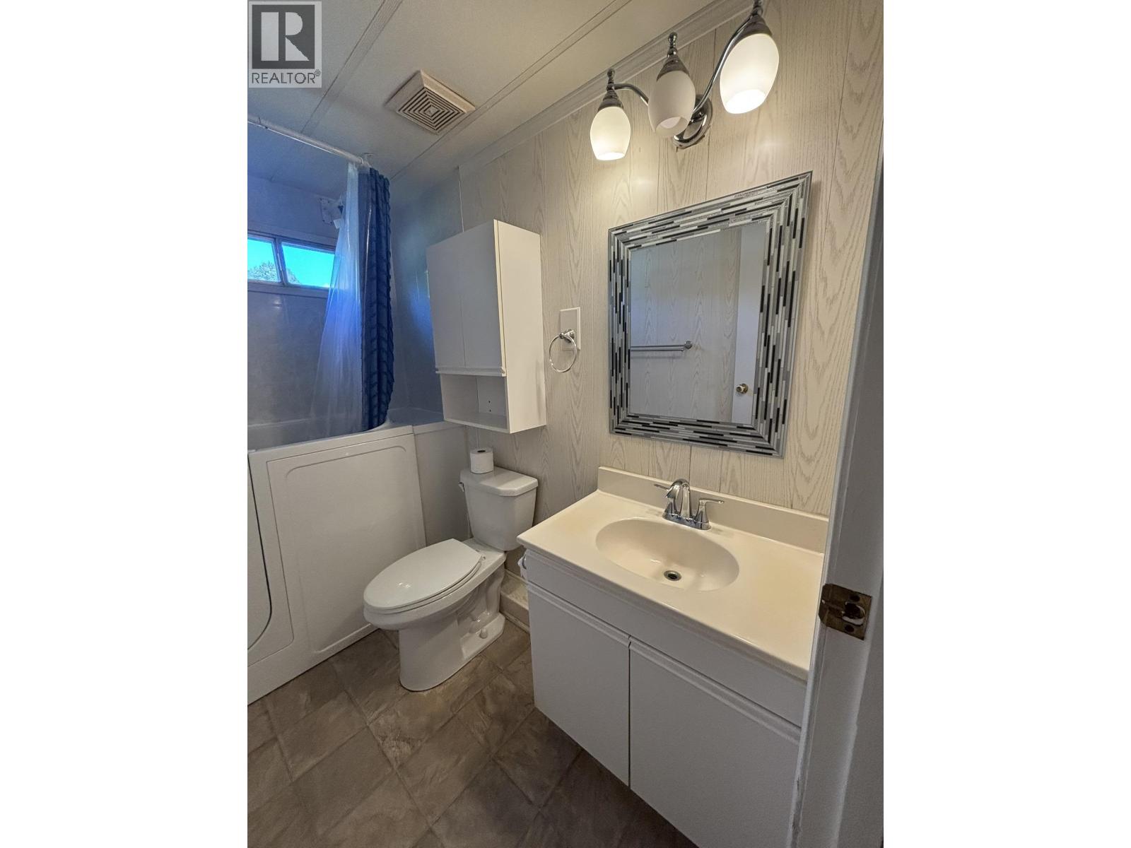 17 562 Elm Street Property Photo 18