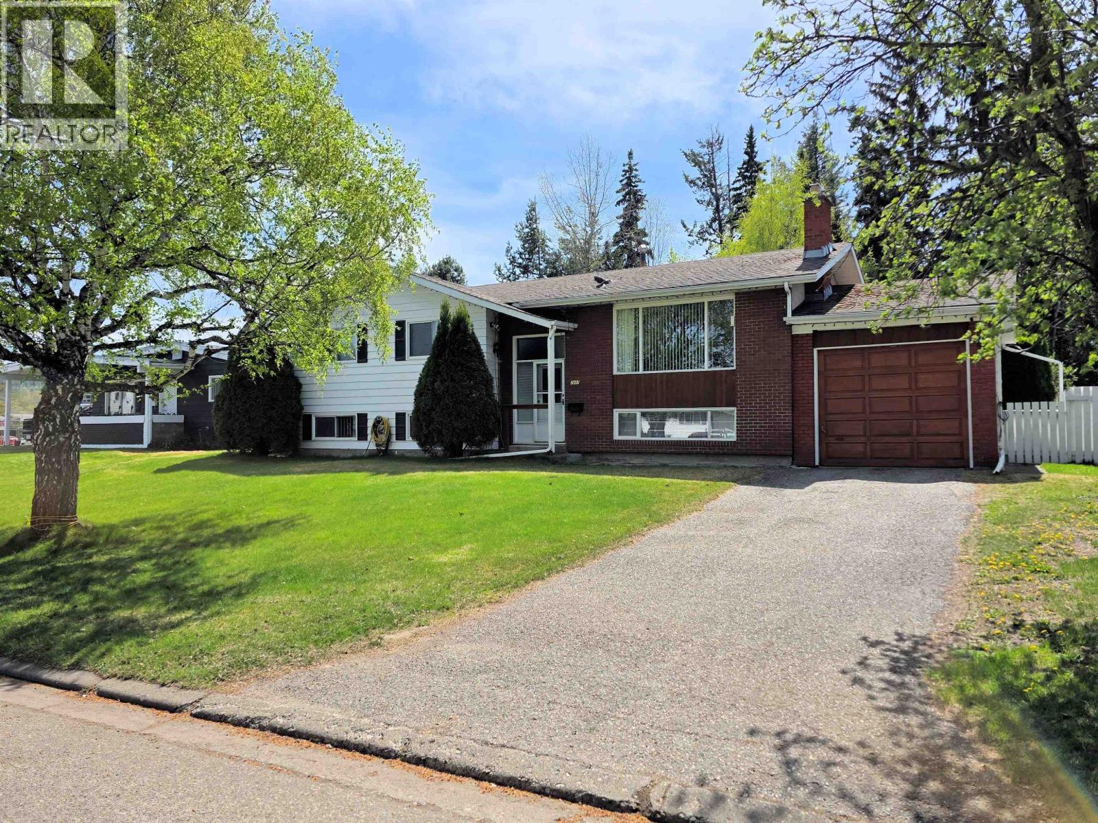 2697 ABBOTT CRESCENT