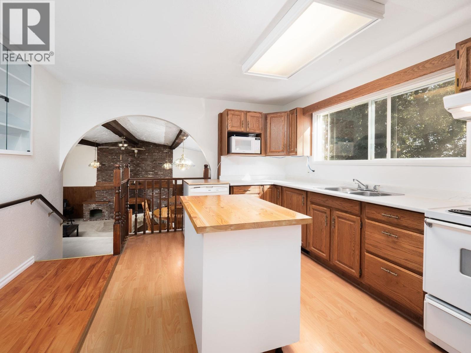 1736 Pearson Avenue Property Photo 9
