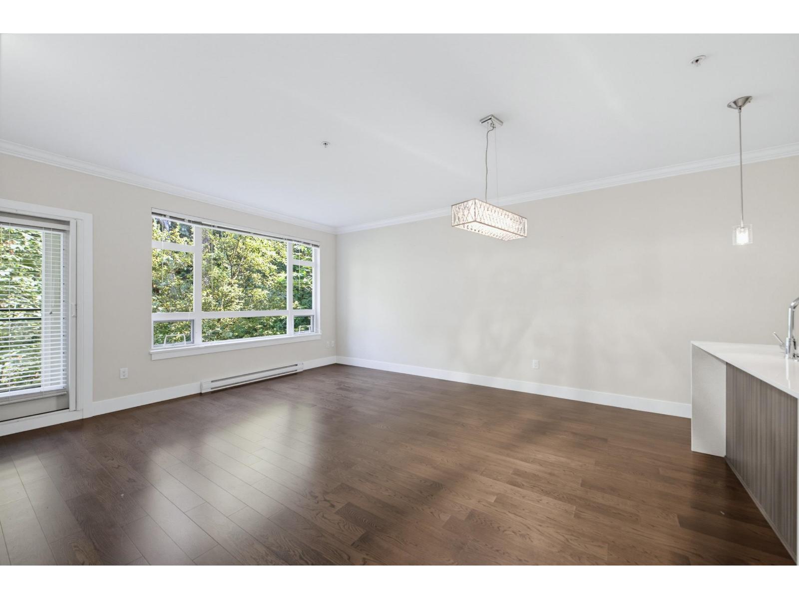 C210 20211 66 Avenue Property Photo 9
