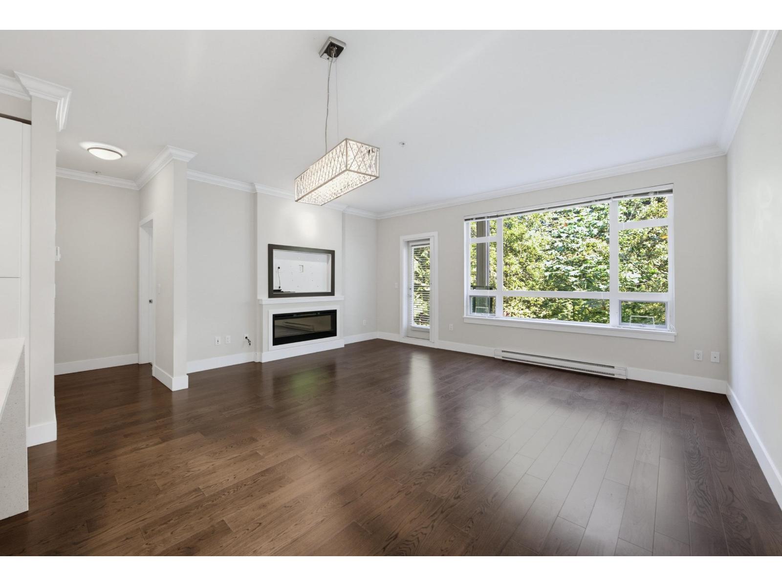 C210 20211 66 Avenue Property Photo 10