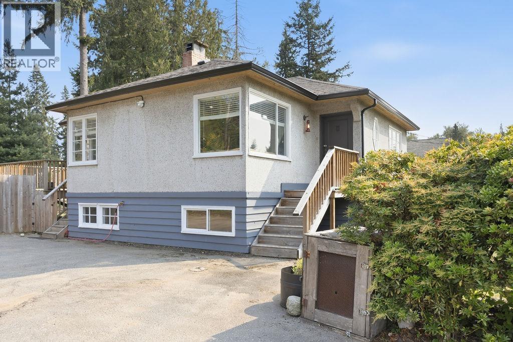1022 Rosamund Road Property Photo 1