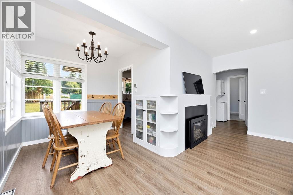 1022 Rosamund Road Property Photo 10
