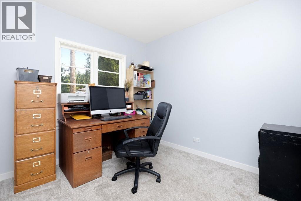 1022 Rosamund Road Property Photo 20