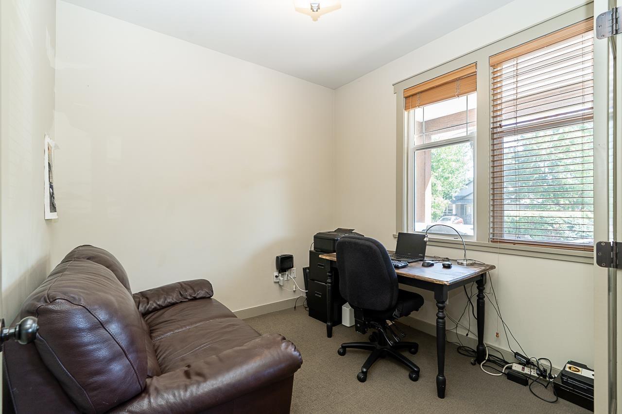 26865 25a Avenue Property Photo 12