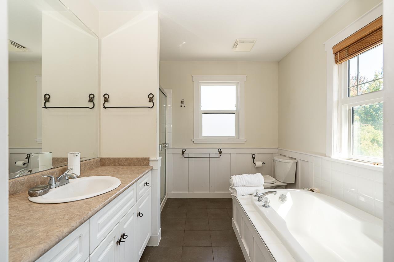 26865 25a Avenue Property Photo 19