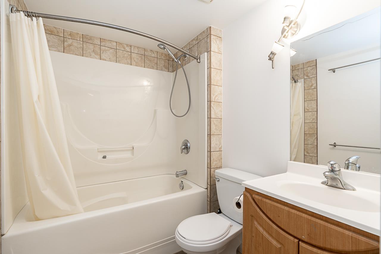 26865 25a Avenue Property Photo 27