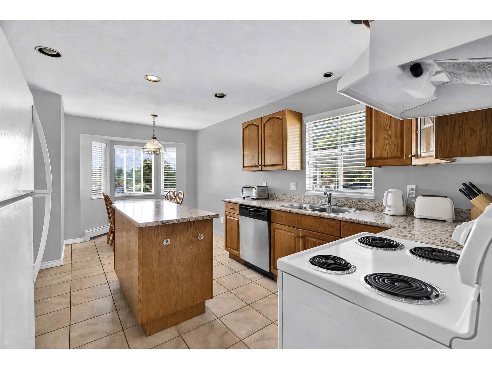 14332 68 Avenue Property Photo 13