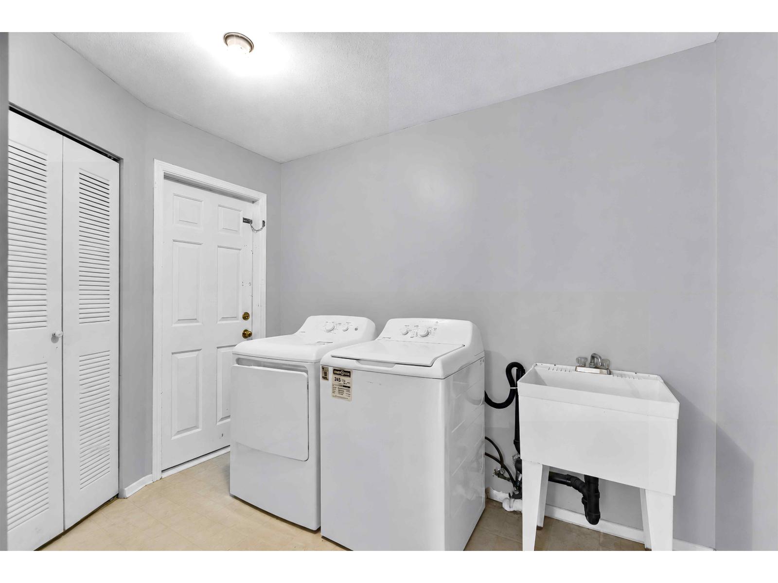 14332 68 Avenue Property Photo 31