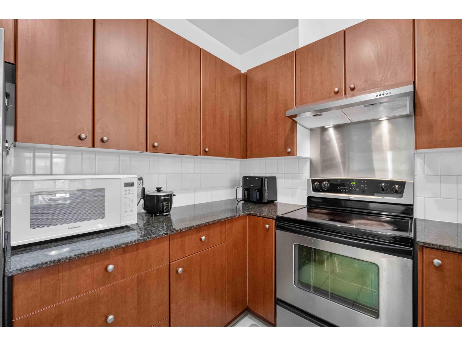 312 15380 102a Avenue Property Photo 7