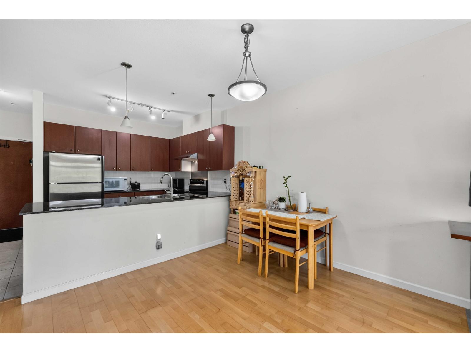 312 15380 102a Avenue Property Photo 13