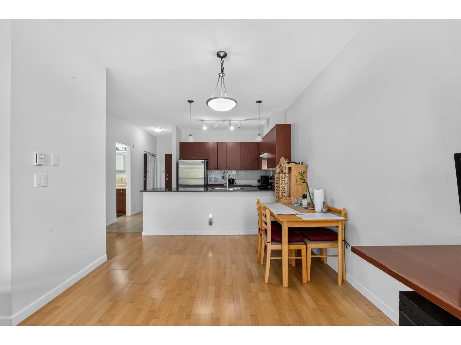 312 15380 102a Avenue Property Photo 14