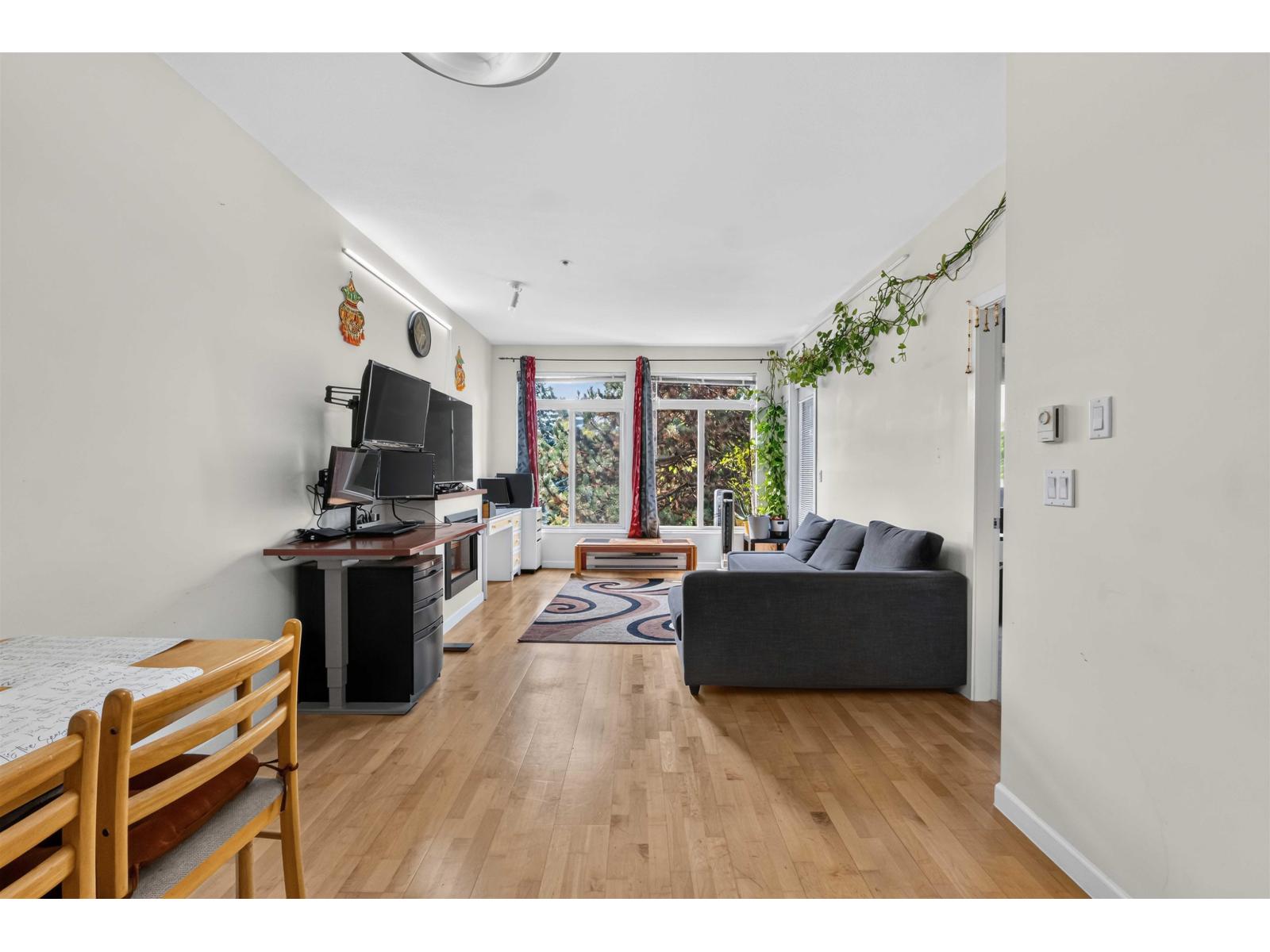 312 15380 102a Avenue Property Photo 16