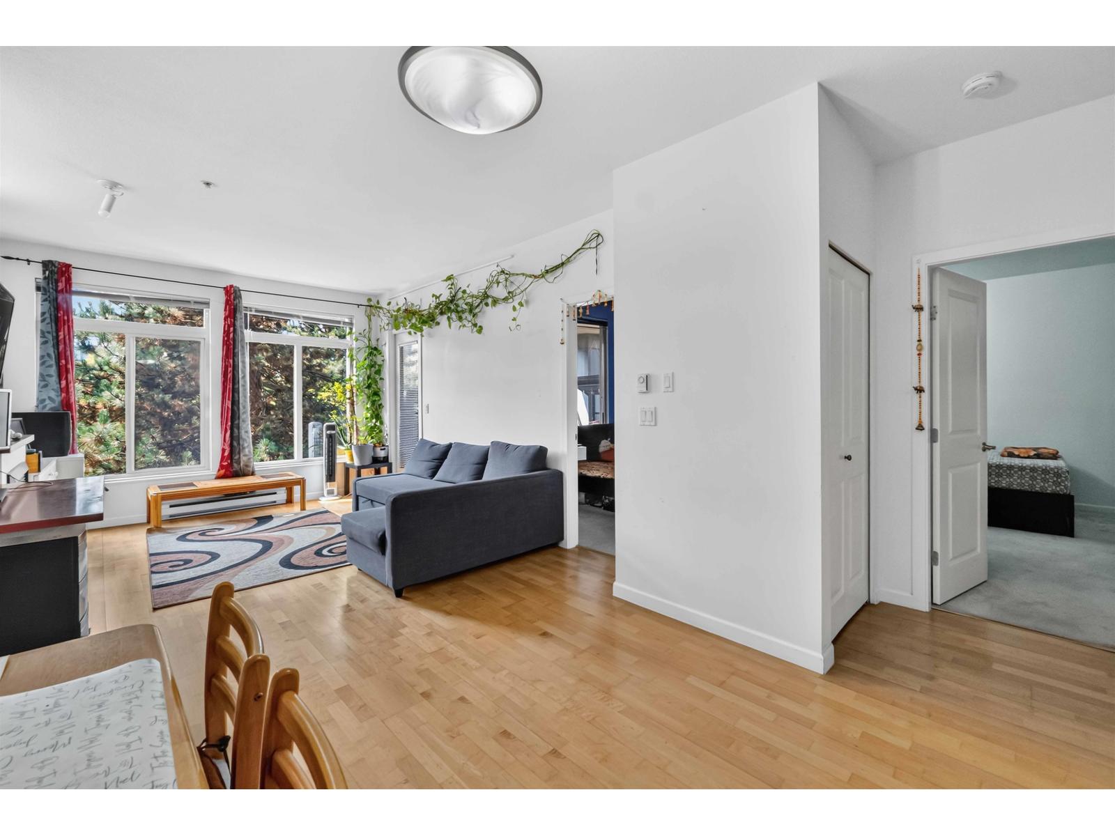 312 15380 102a Avenue Property Photo 17