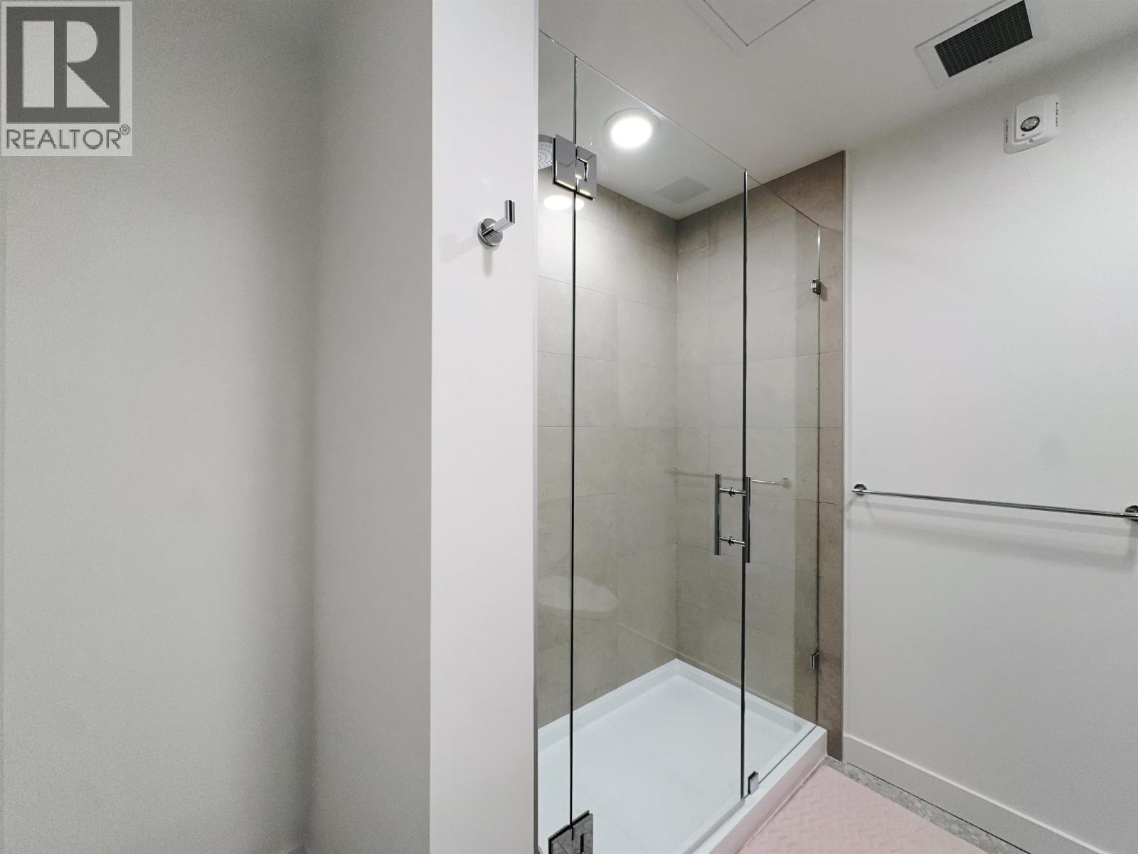 3xx 133 W 49th Avenue Property Photo 16