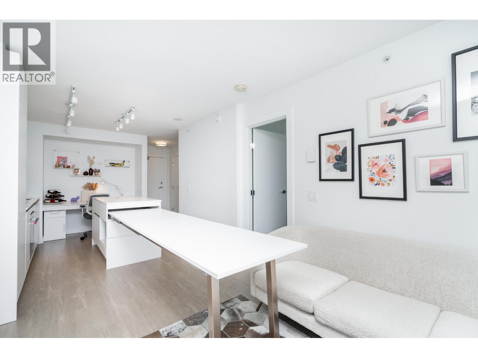 2810 908 Quayside Drive Property Photo 20