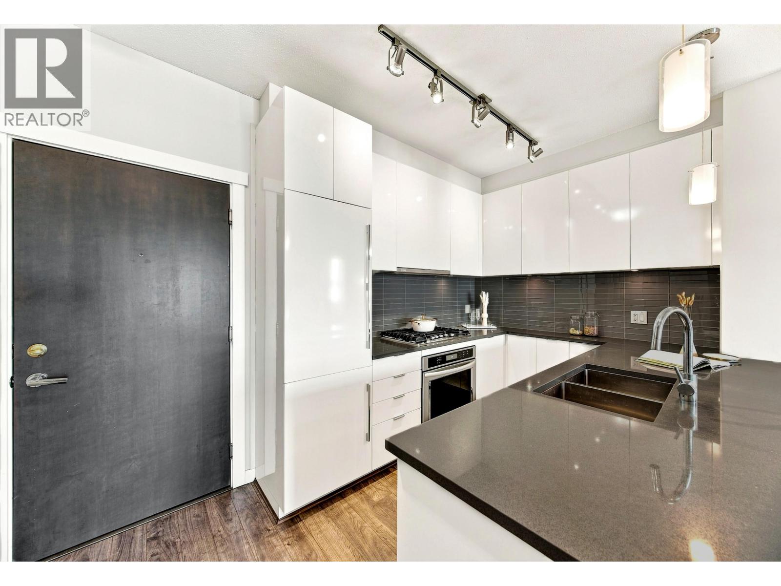 410 9399 Alexandra Road Property Photo 13
