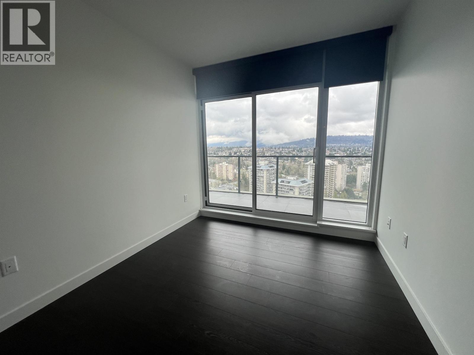 29f 4890 Lougheed Highway Property Photo 11