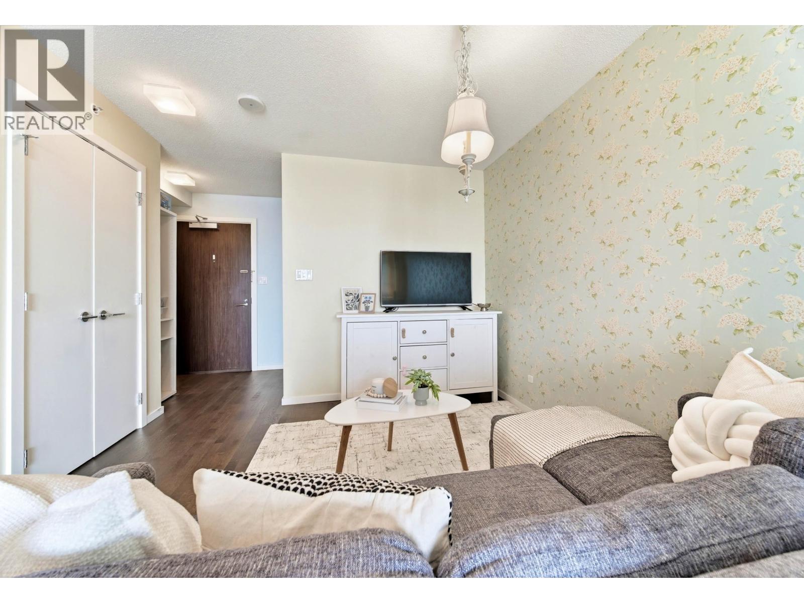 1209 7888 Ackroyd Road Property Photo 4
