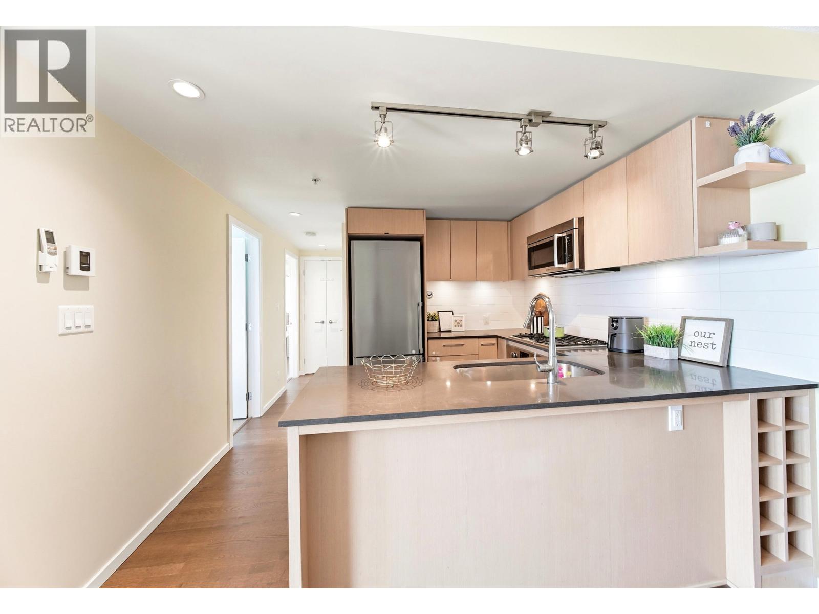 1209 7888 Ackroyd Road Property Photo 9