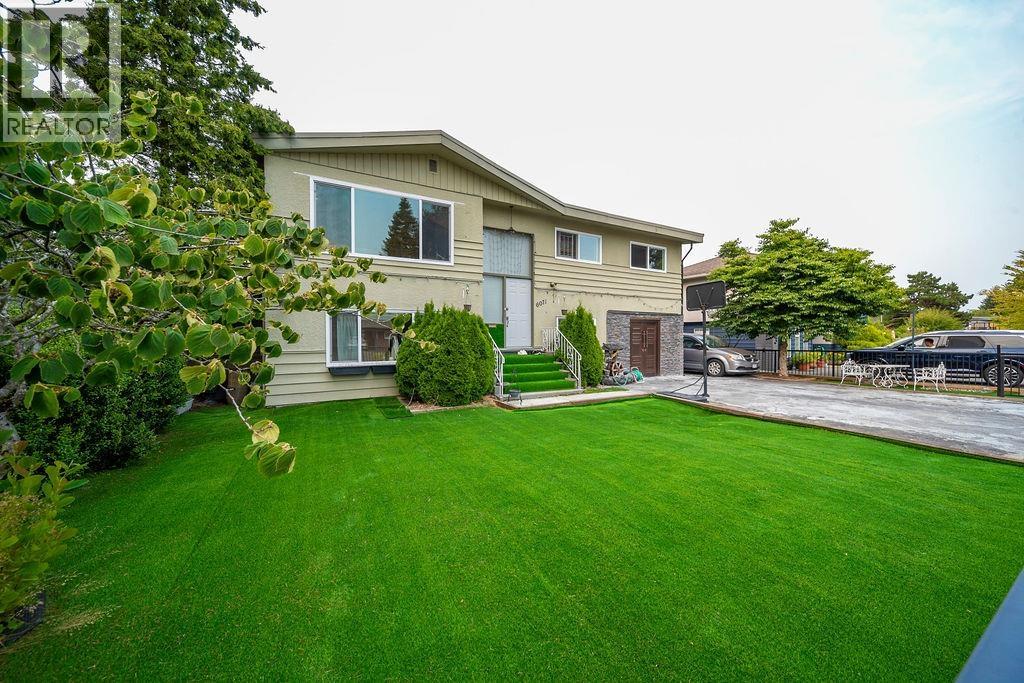 6071 Drewry Crescent Property Photo 2