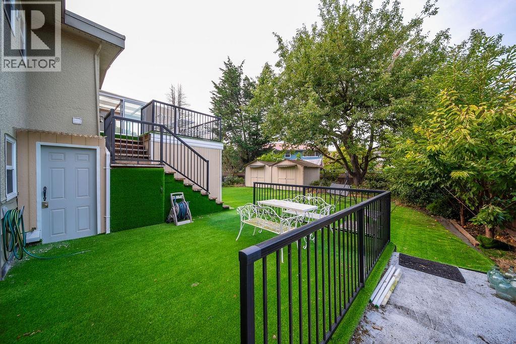 6071 Drewry Crescent Property Photo 3
