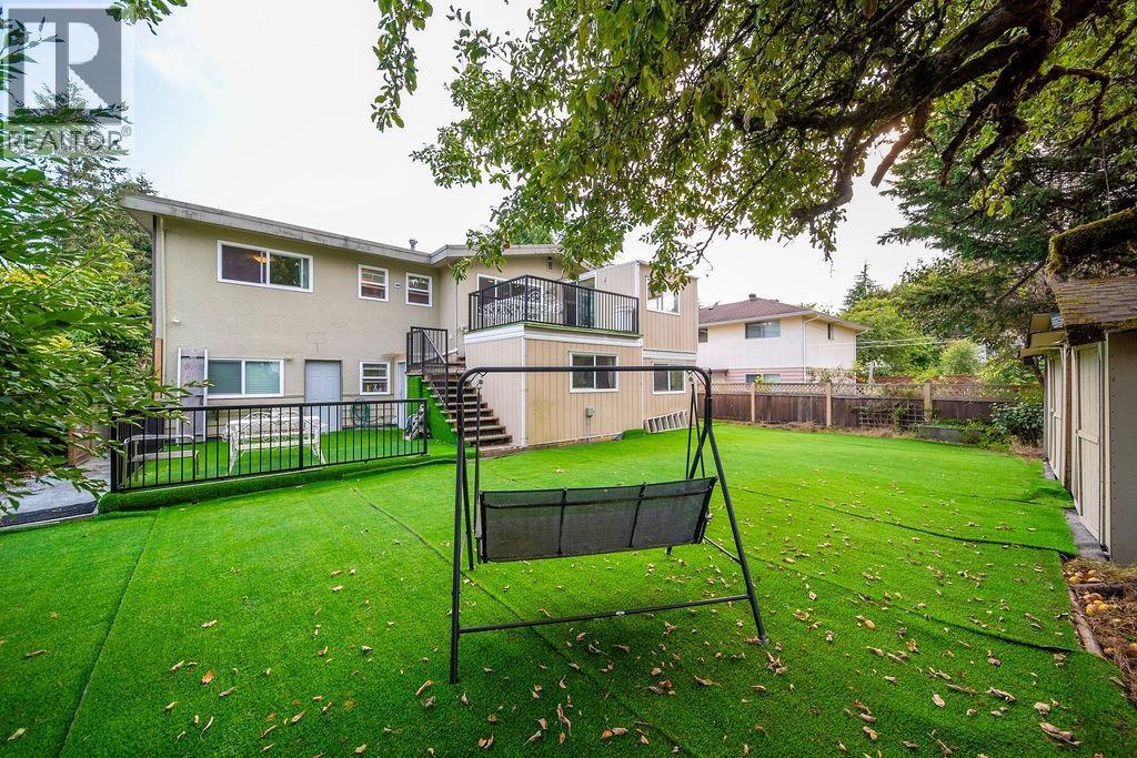 6071 Drewry Crescent Property Photo 4