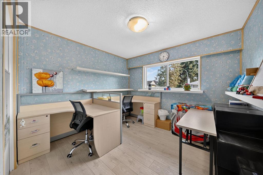 6071 Drewry Crescent Property Photo 6