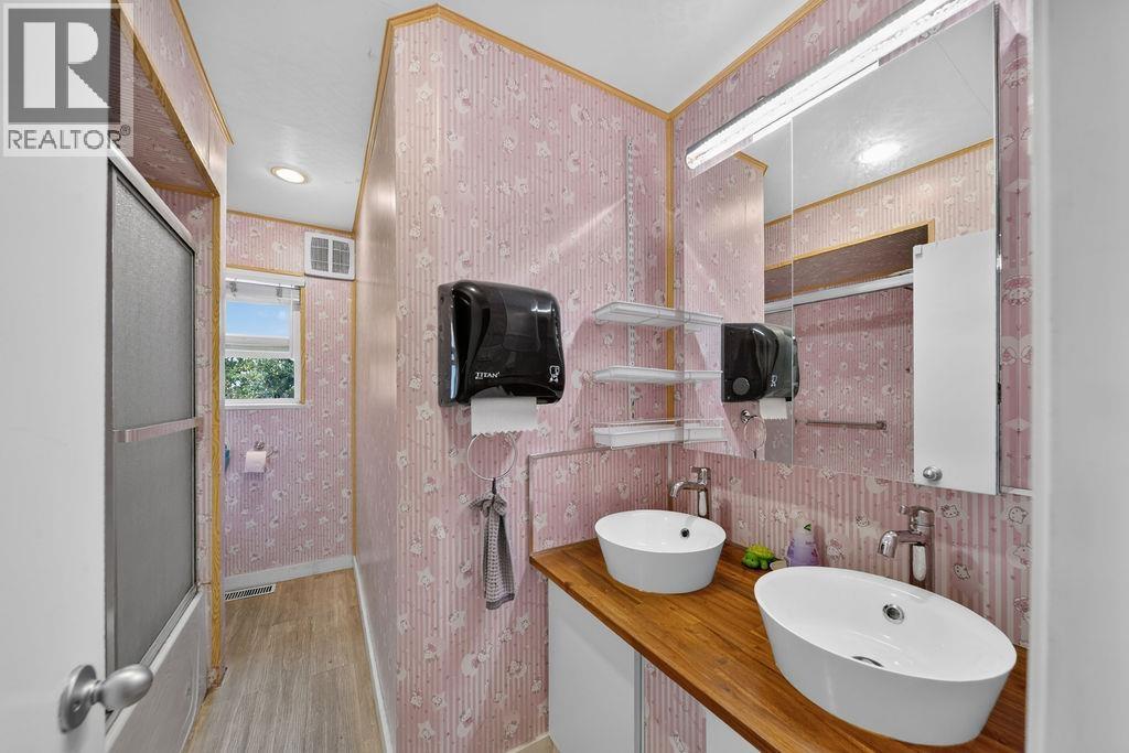 6071 Drewry Crescent Property Photo 9