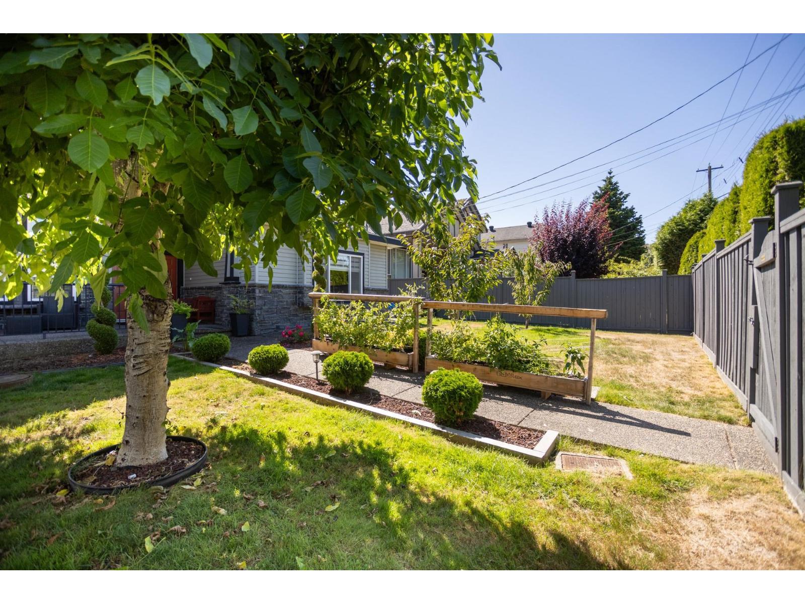 13486 64 Avenue Property Photo 2