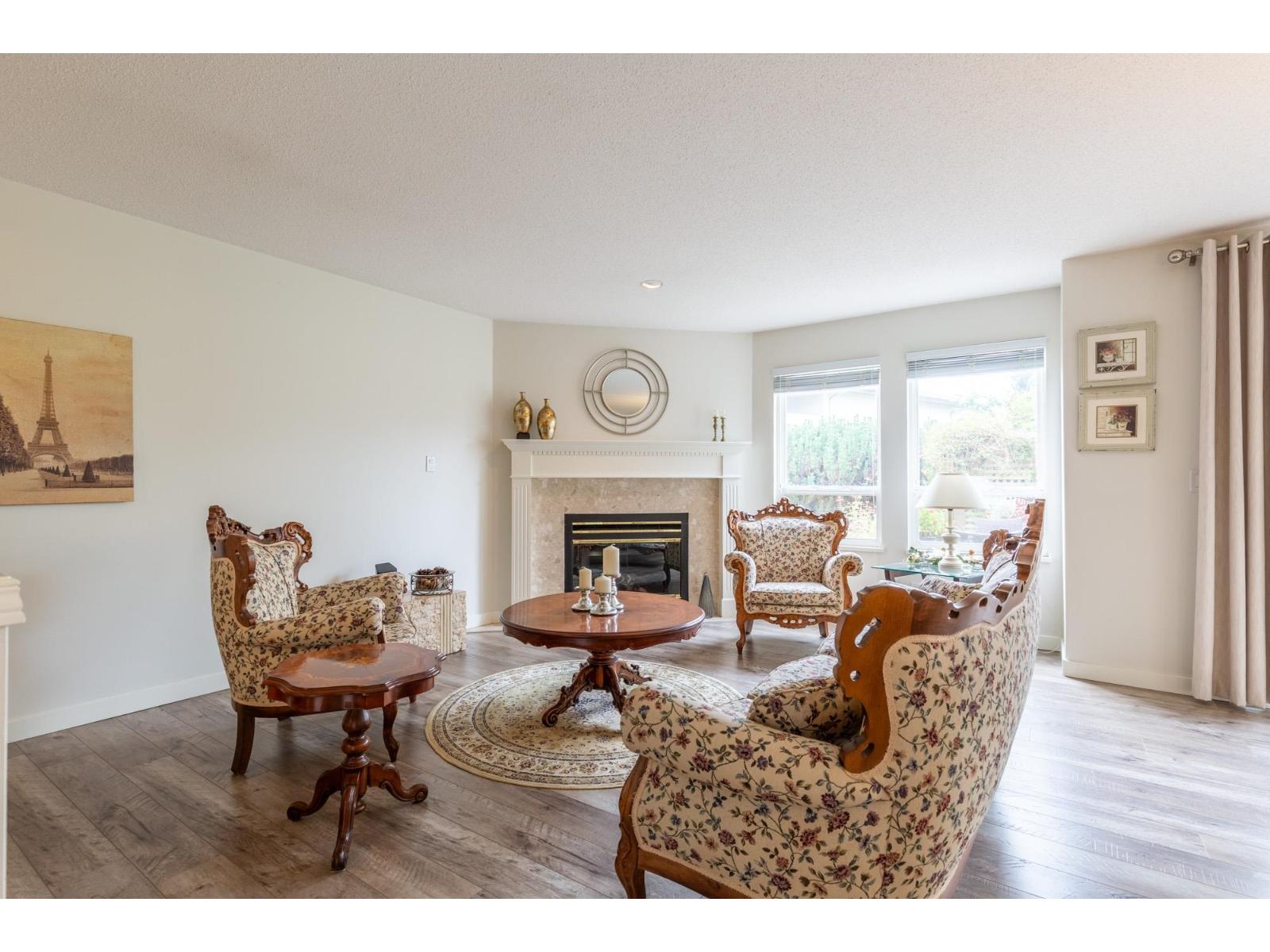 328 13888 70 Avenue Property Photo 4