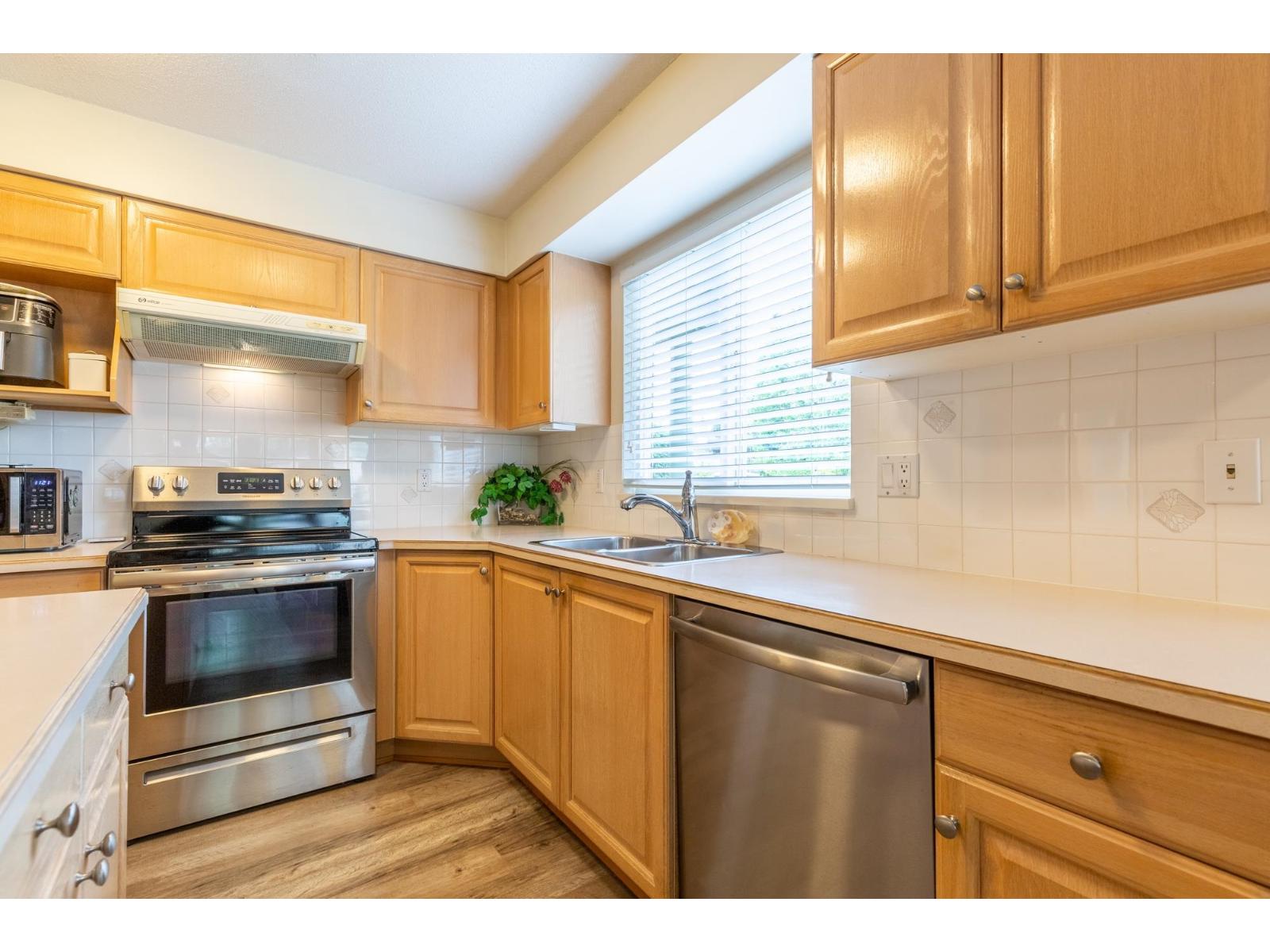 328 13888 70 Avenue Property Photo 14