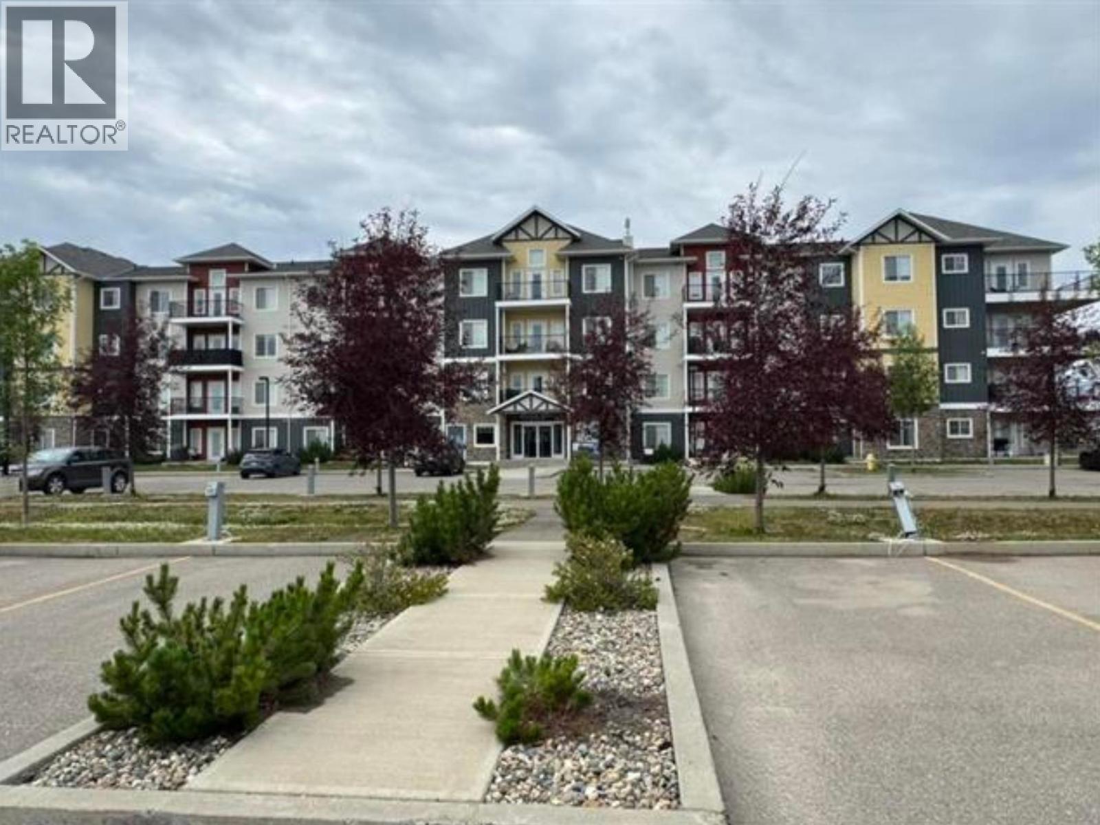 106 11205 105 AVENUE Property Photo 1