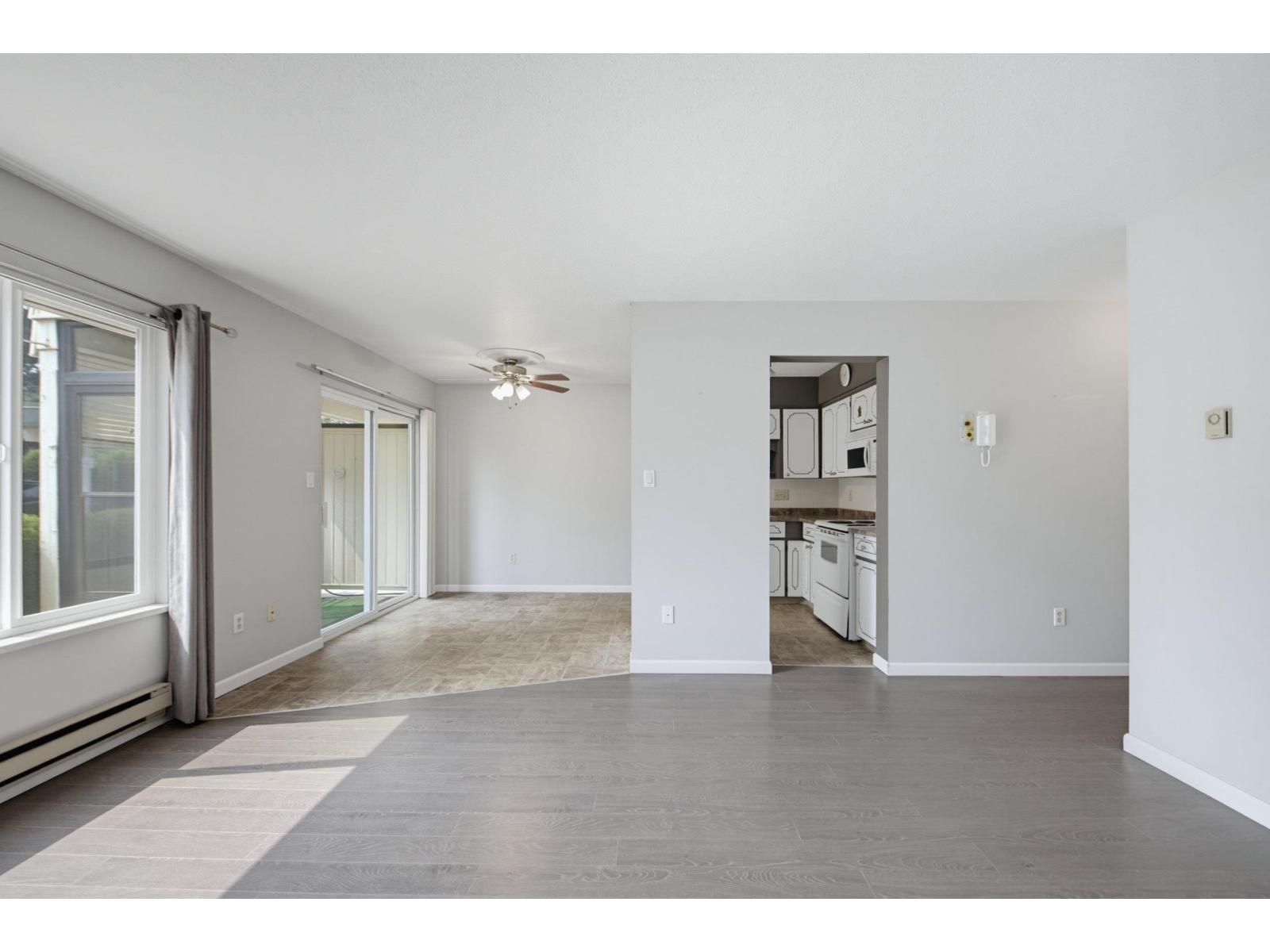 108 2853 W Bourquin Crescent Property Photo 10