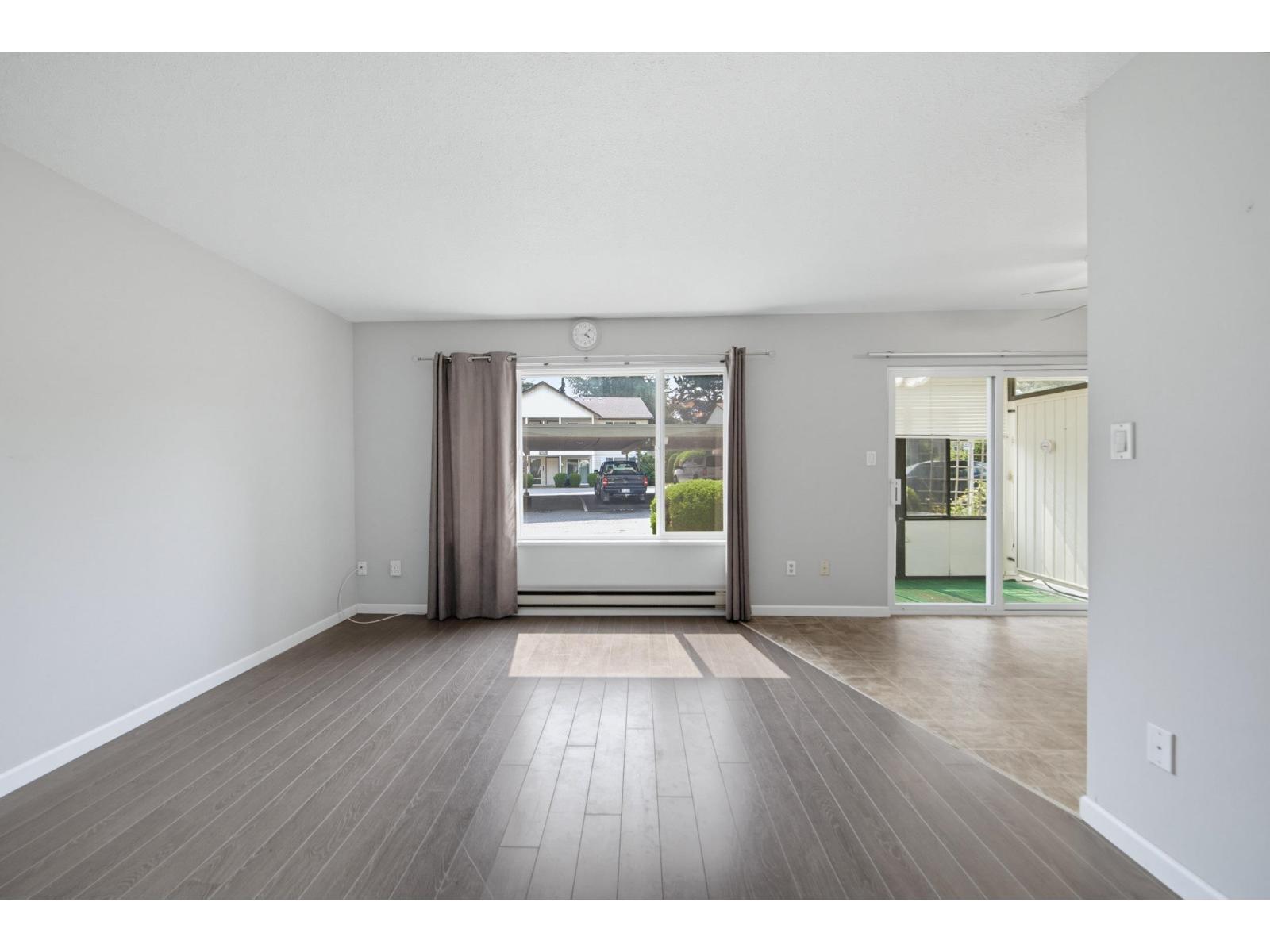 108 2853 W Bourquin Crescent Property Photo 12