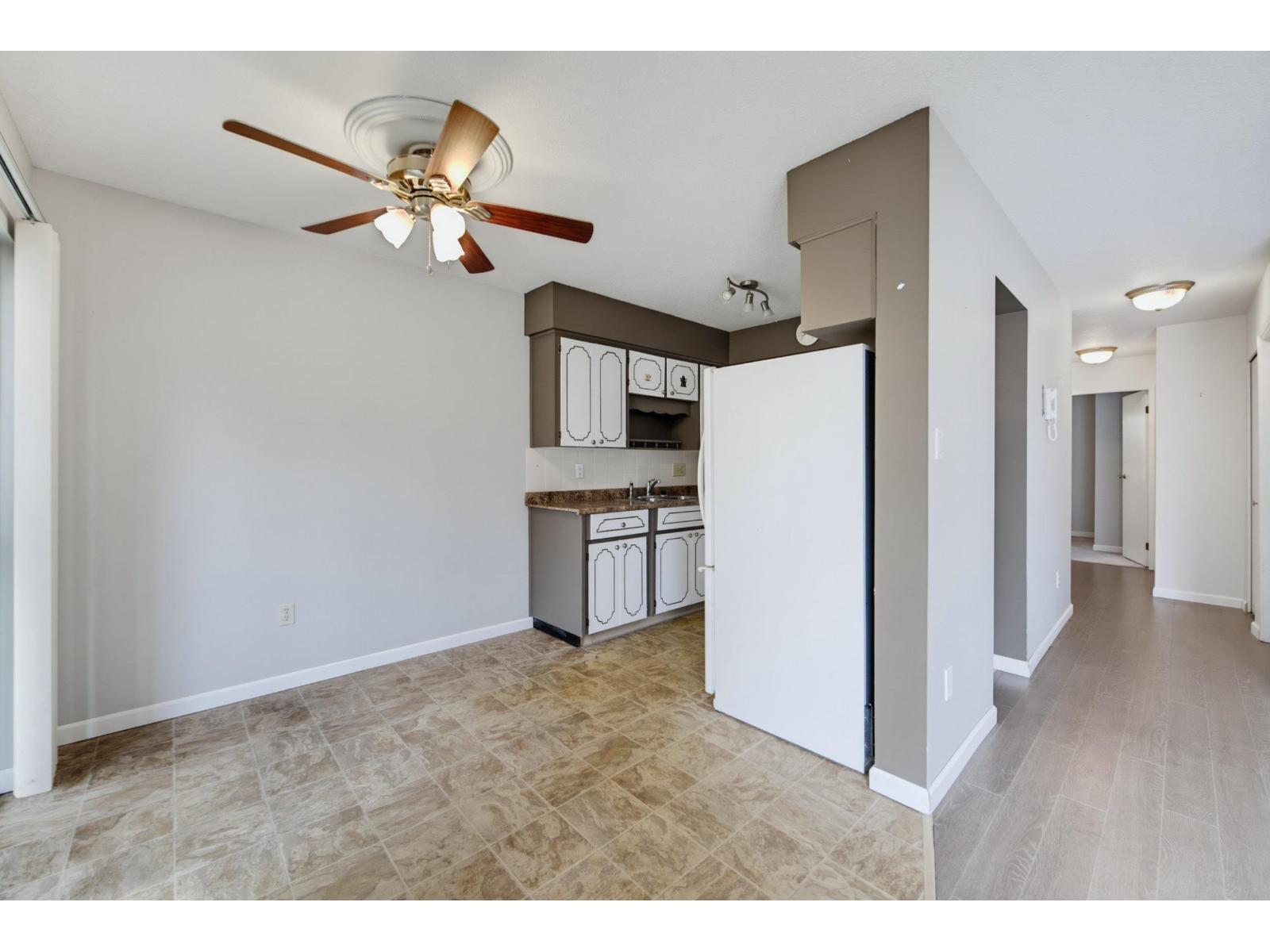 108 2853 W Bourquin Crescent Property Photo 16