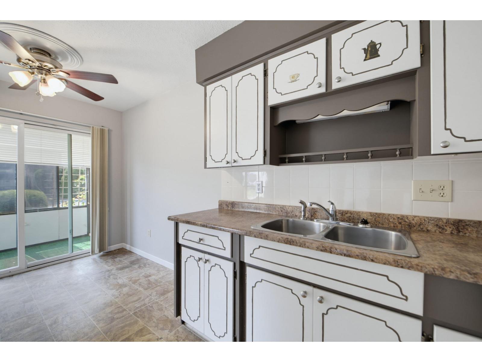 108 2853 W Bourquin Crescent Property Photo 17