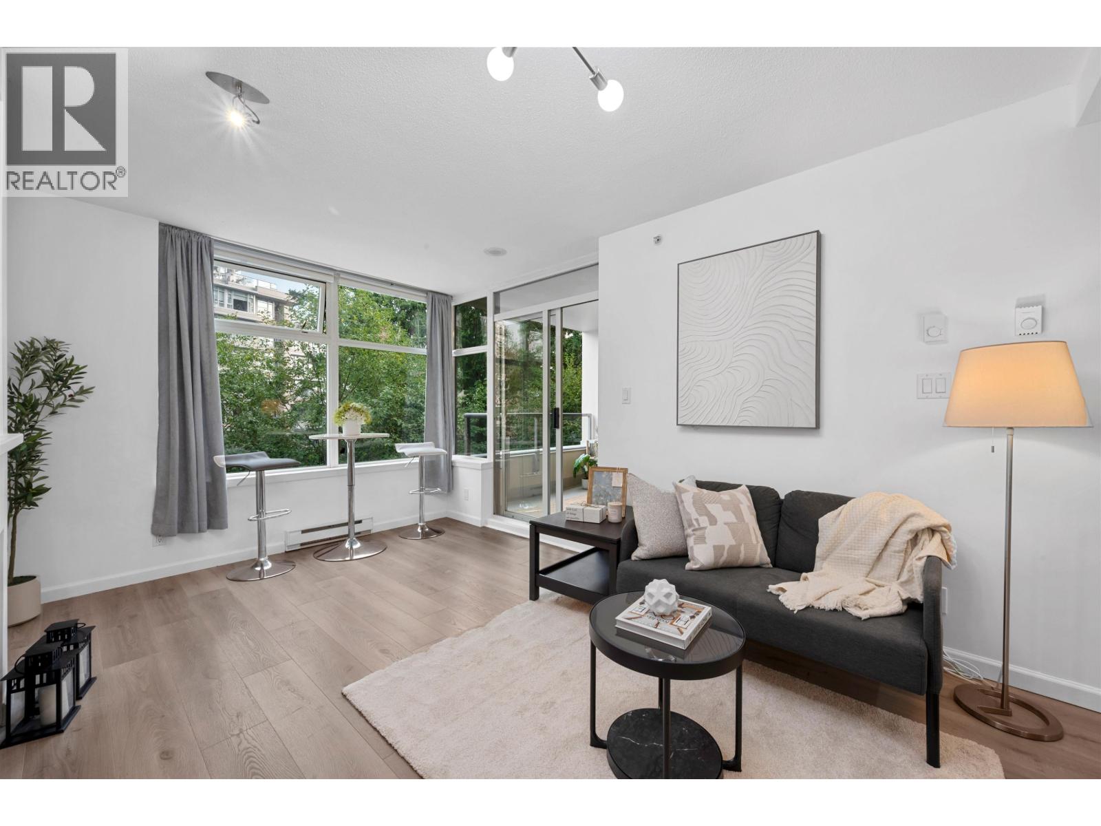 303 9288 University Crescent Property Photo 6