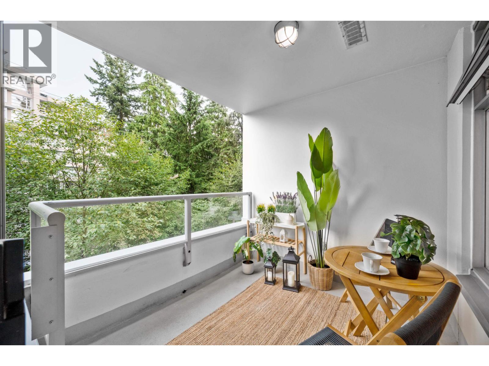 303 9288 University Crescent Property Photo 9
