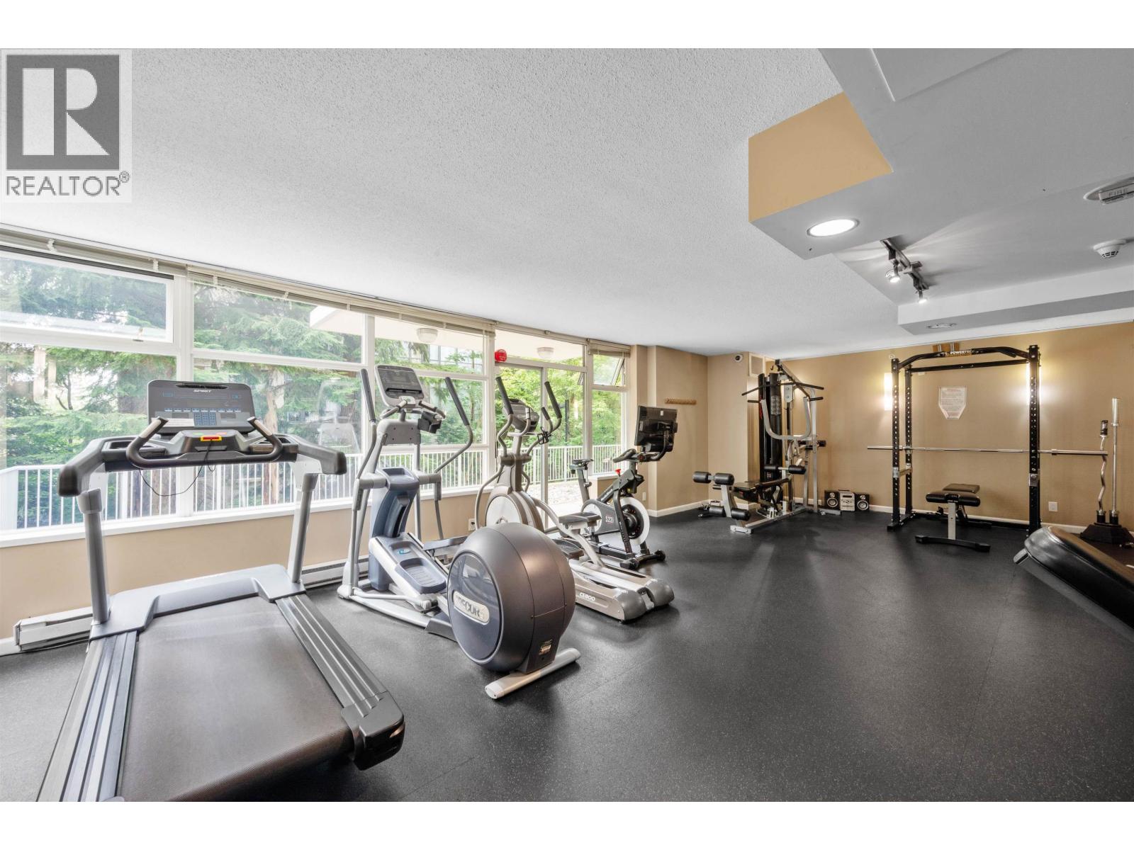303 9288 University Crescent Property Photo 15