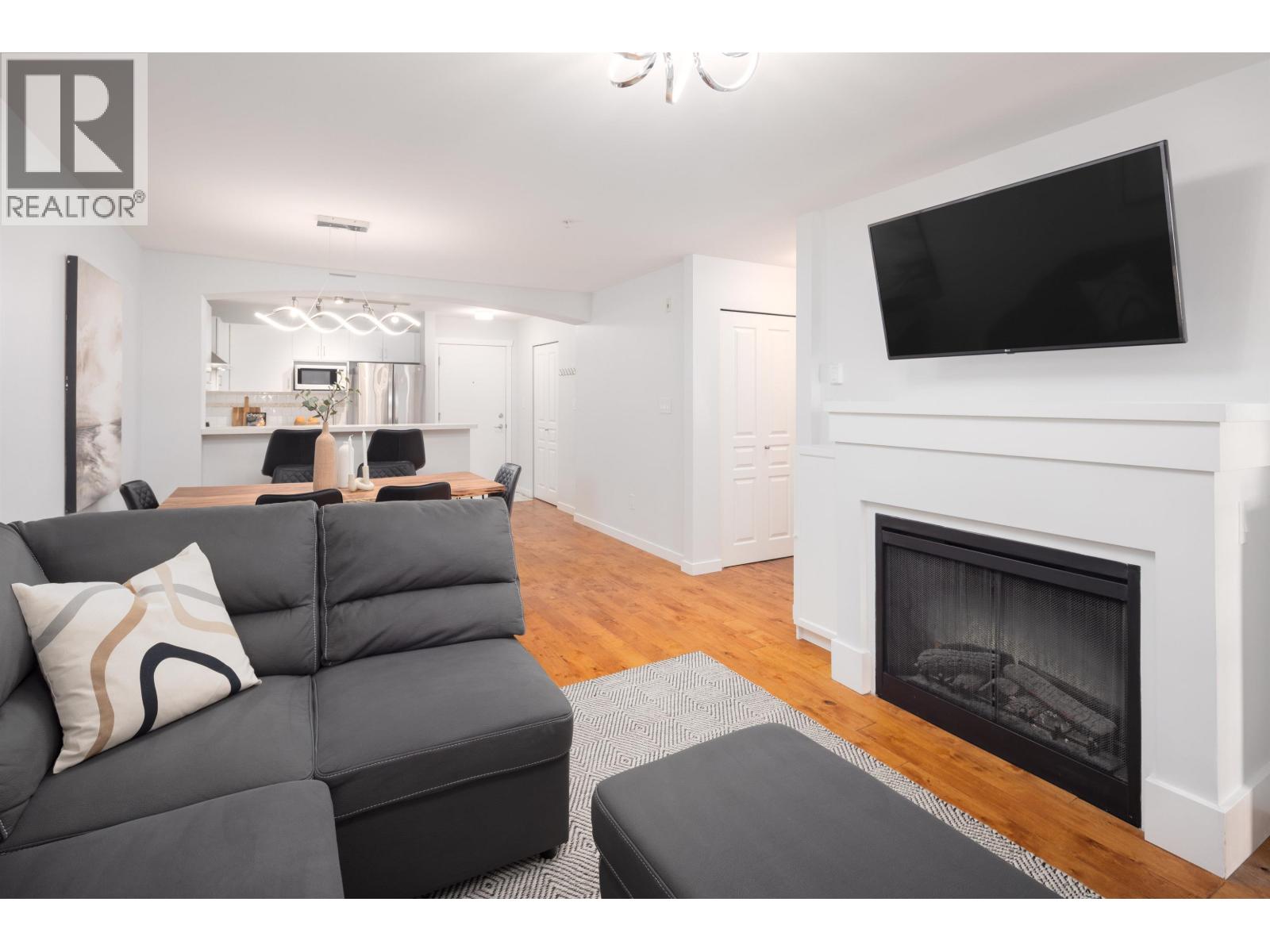 301 2958 Silver Springs Boulevard Property Photo 10