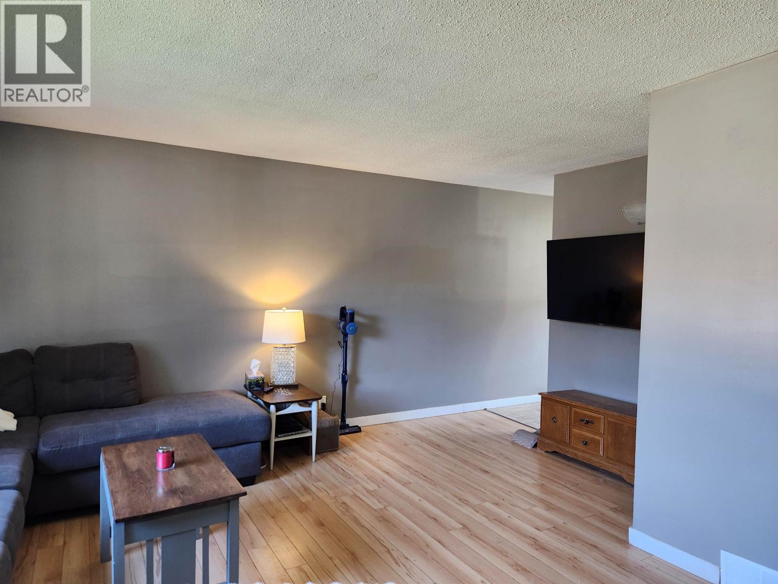G70 1900 Strathcona Avenue Property Photo 5
