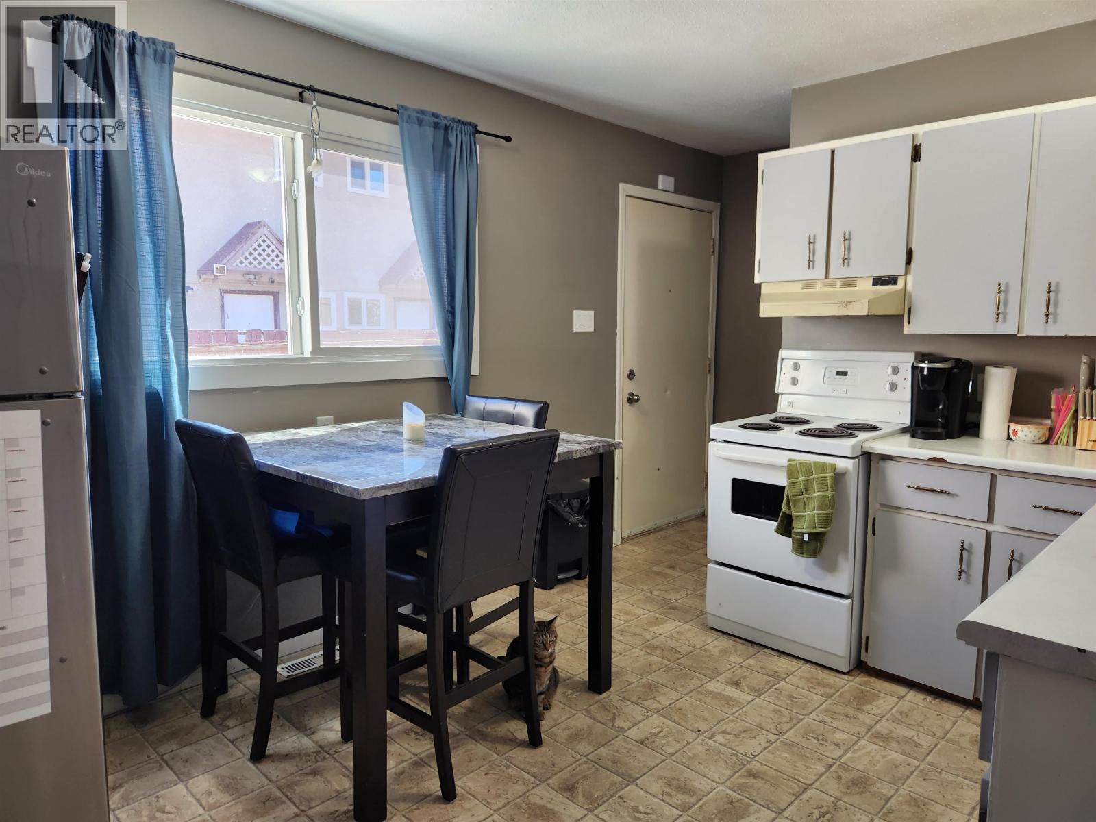 G70 1900 Strathcona Avenue Property Photo 8