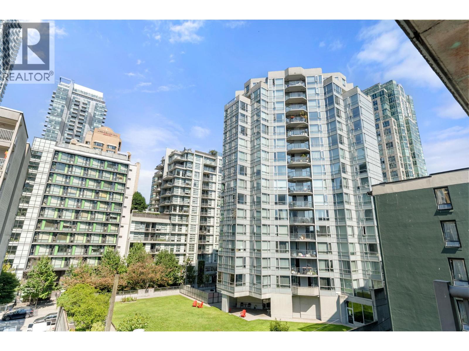 602 1249 Granville Street Property Photo 16