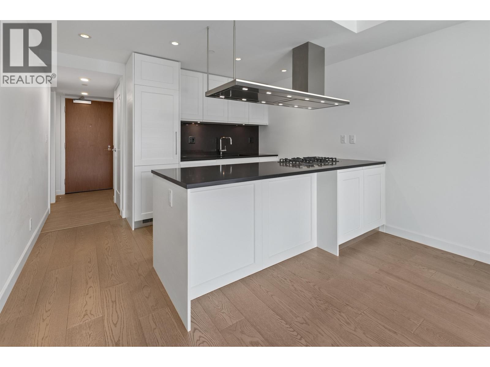 1703 3355 Binning Road Property Photo 2