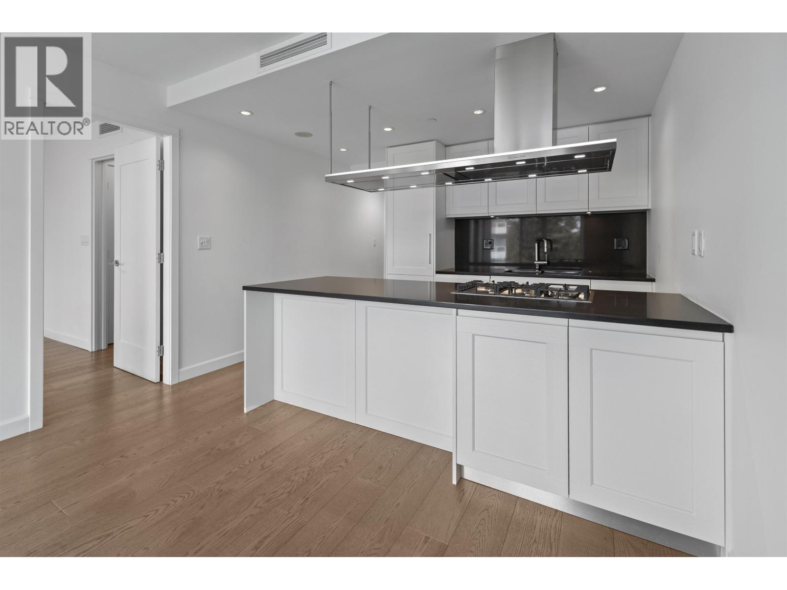1703 3355 Binning Road Property Photo 4