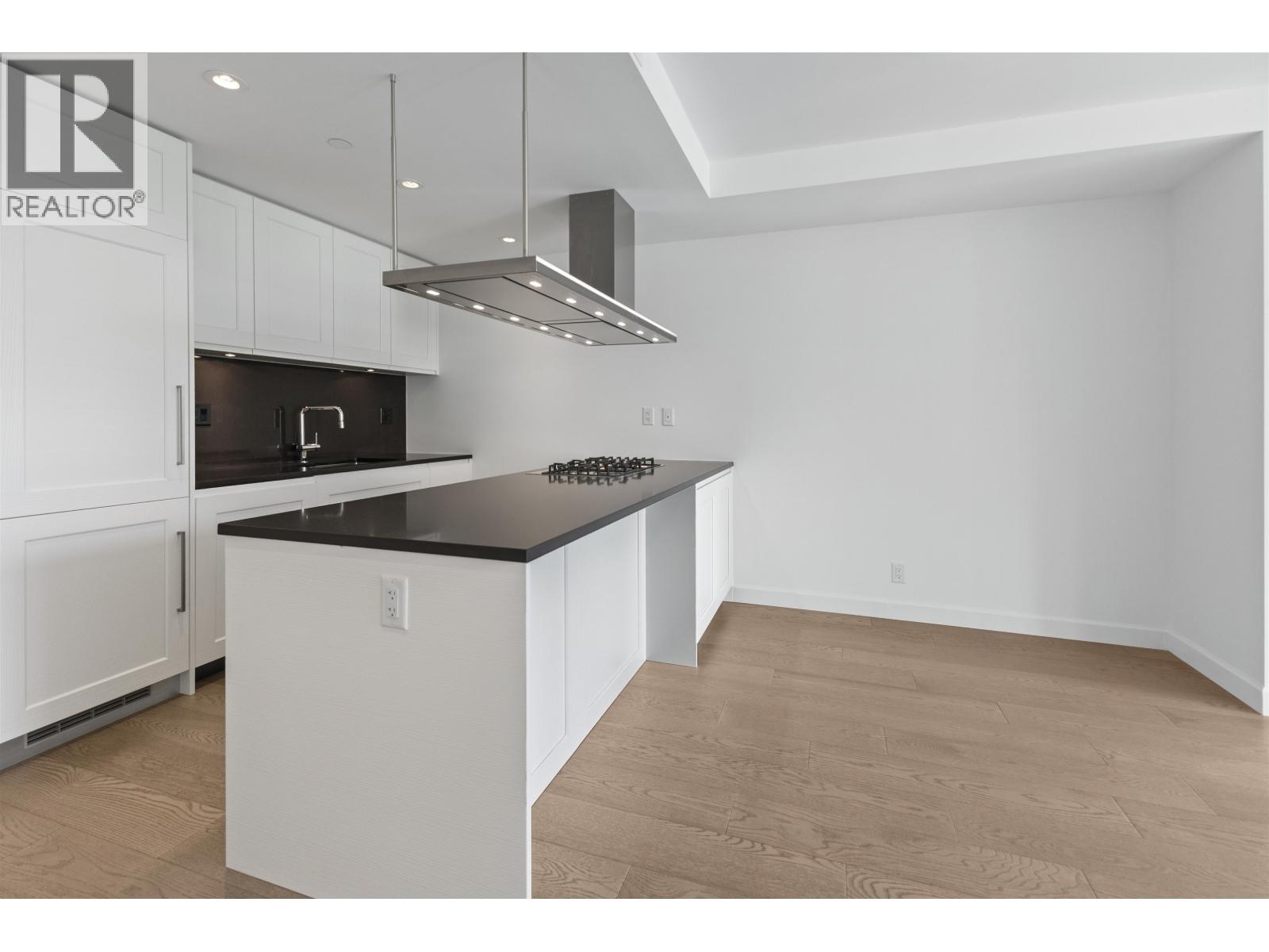 1703 3355 Binning Road Property Photo 5