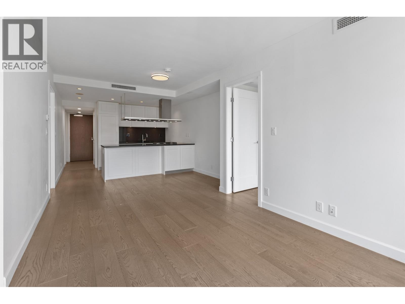 1703 3355 Binning Road Property Photo 7