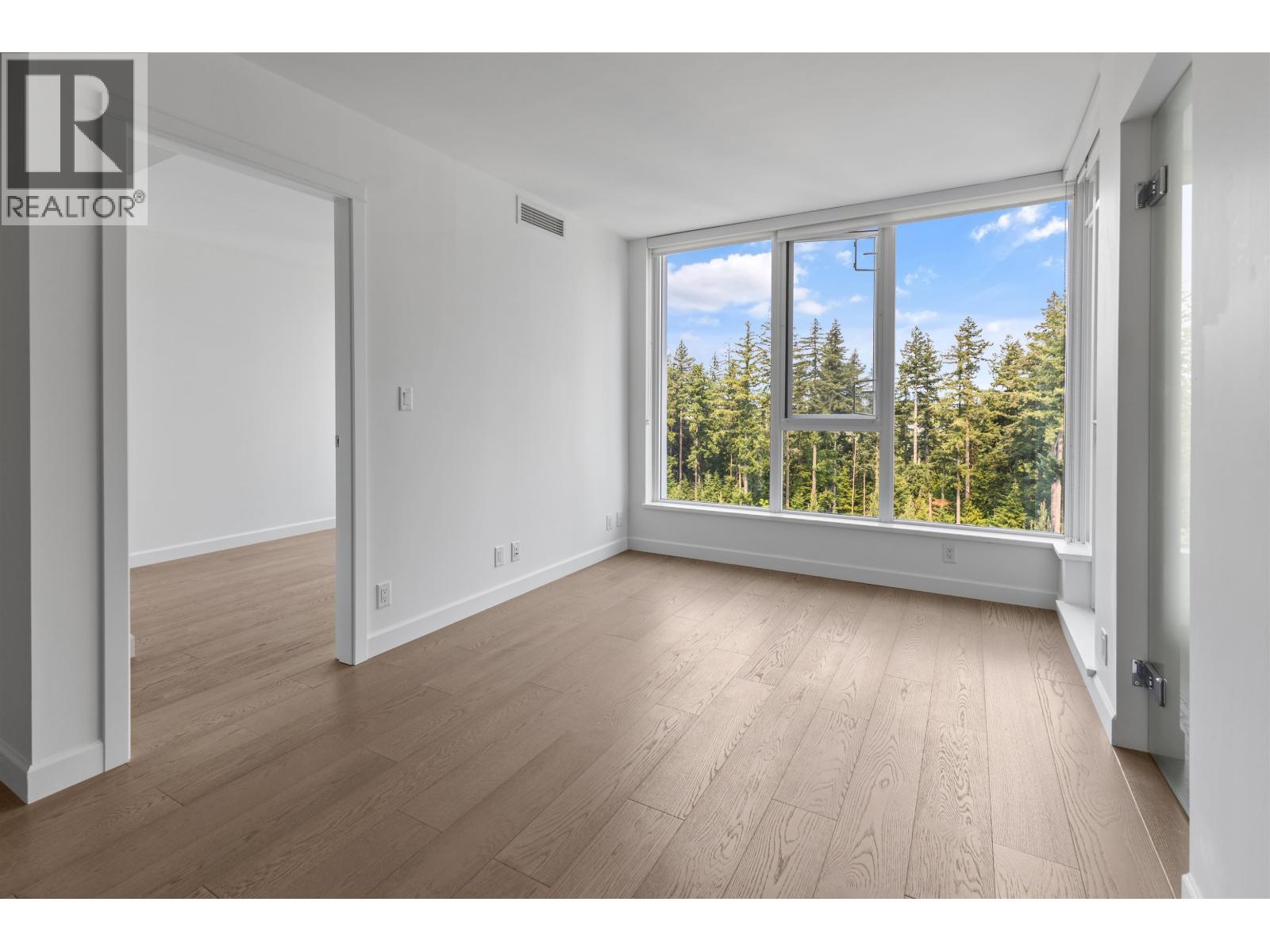 1703 3355 Binning Road Property Photo 9