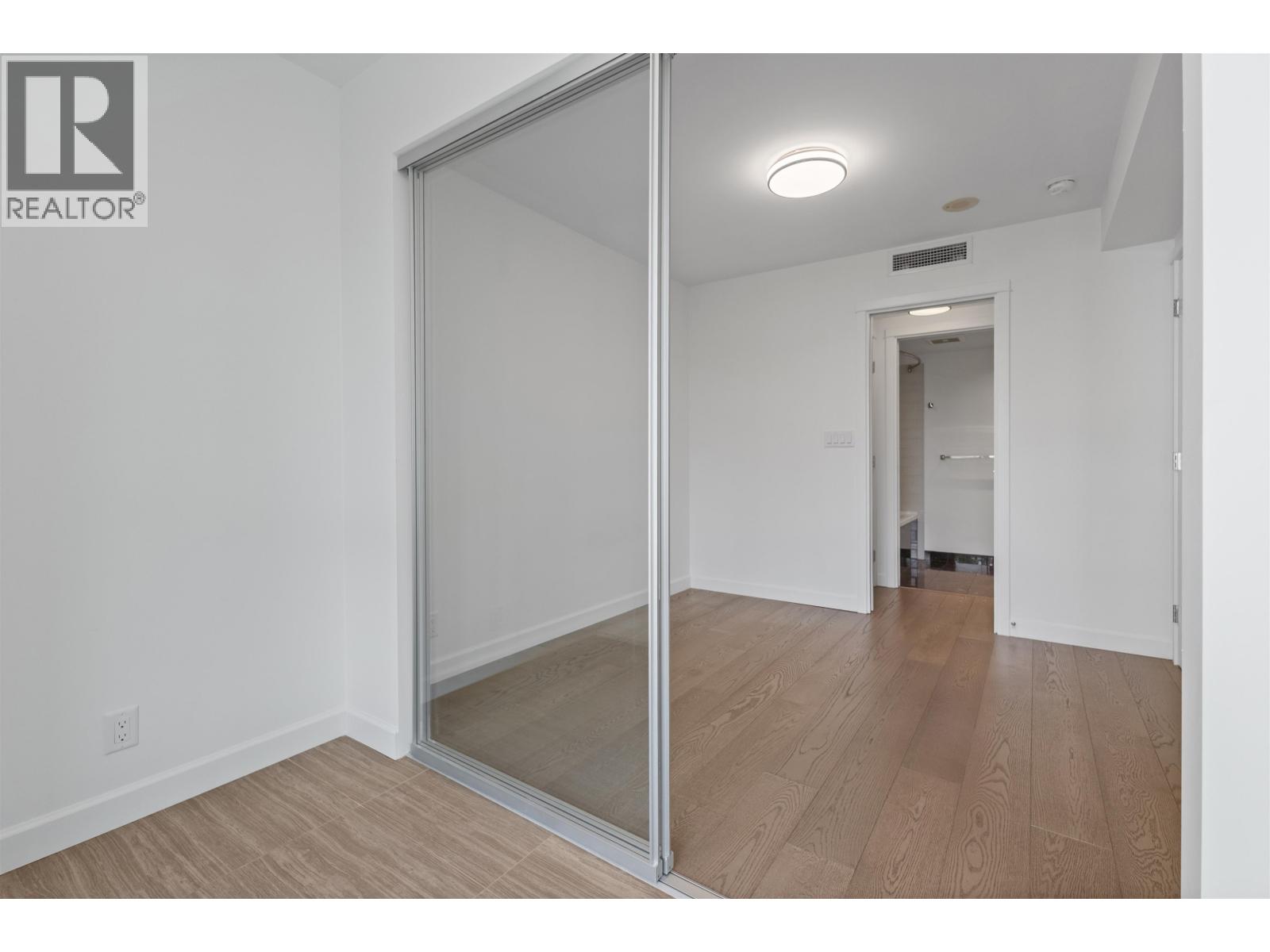 1703 3355 Binning Road Property Photo 14
